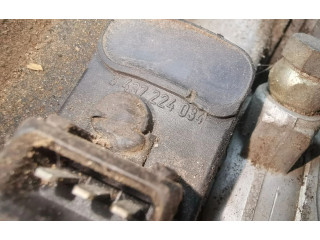 Vstřikovací lišta 0438121070, 026133353D   Audi 80 90 B3     