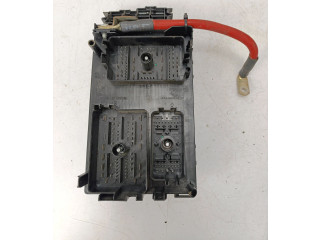   Pojistková skříňka 13318785   Opel Astra  2013