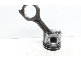 Píst 75L101   Volvo V40    D4162T 