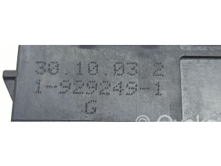 Блок предохранителей 2095450601, 5DK00848601   Mercedes-Benz CLK A209 C209    