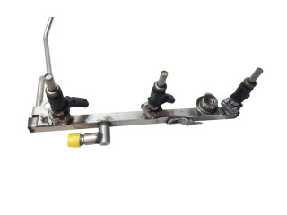 Vstřikovací lišta A2720700995   Mercedes-Benz C W204     
