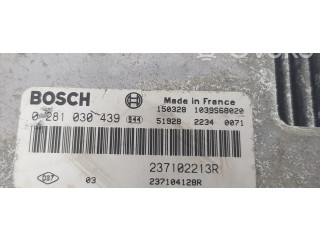 Řídící jednotka 237102213R   Dacia Dokker 2010