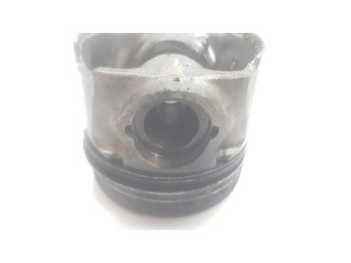 Píst E6B, 234102A967   Hyundai i30  pro naftový motor 1.6  