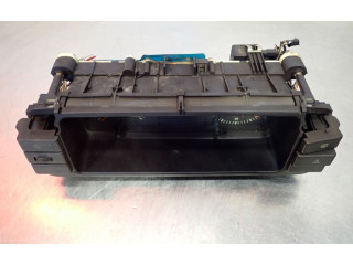 Панель приборов 8111733181117332   Audi 80 90 B2       