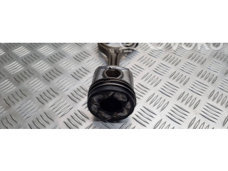 Píst    Audi A6 S6 C5 4B     