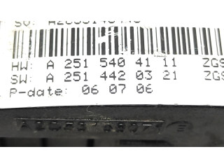 Přístrojová deska  Mercedes-Benz R W251 2007 A2515404111, A2514420321  