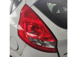Задний фонарь  8A61-13405-AE    Ford Fiesta   2017- года