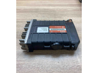 Řídící jednotka 443907311, 0261200251   Audi 80 90 B3 1986