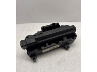   Pojistková skříňka 6900583, 10688710   BMW 7 E65 E66 2005