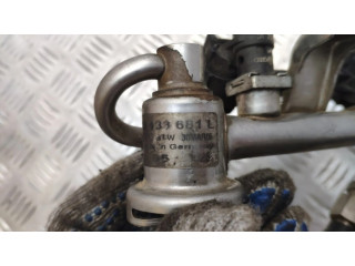 Vstřikovací lišta 06B133681L, 06B133551T   Audi A4 S4 B6 8E 8H  pro benzínový motor 2.0  
