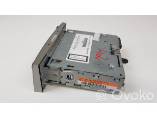 Радио/ проигрыватель CD/DVD / навигация