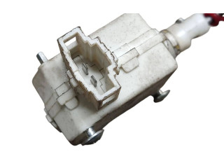 Vstřikovací lišta 4B0862153, 3B0959781   Audi A6 S6 C5 4B    ASN 