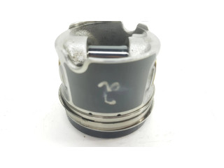 Píst 11258580515   BMW 5 F10 F11   2.0  