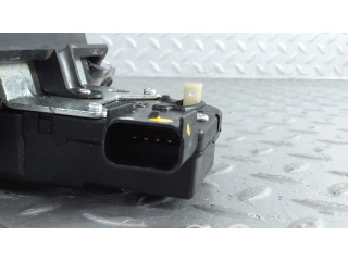 Замок багажника 812303Z000    Hyundai i40 2011- года