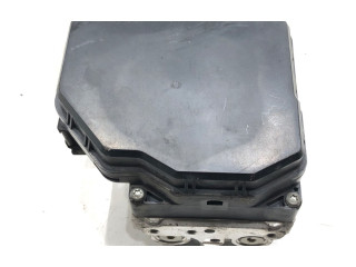 Jednotka ABS 133800-3180   Infiniti Q70 Y51 2014
