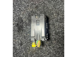 Блок предохранителей 9806192580   Citroen Jumpy    