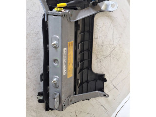 Подушка безопасности для колен 8BXN06417M1J   Toyota RAV 4 (XA40)
