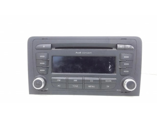 Радио/ проигрыватель CD/DVD / навигация