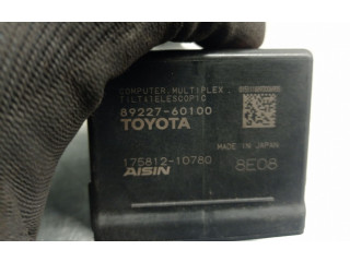 Блок управления 8922760100, 17581210780   Toyota Land Cruiser (J200)