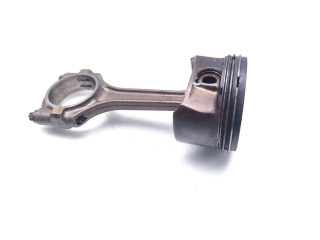 Píst A16XER   Opel Astra J    A16XER 