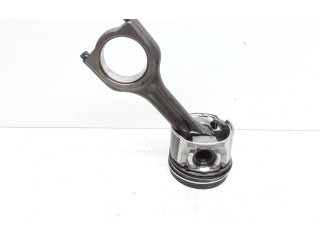 Píst 75L101   Volvo V40    D4162T 