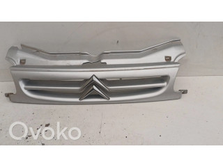 Передняя решётка Citroen Berlingo 1996-2002 года 9635604580      