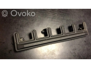 Vstřikovací lišta 1440318   BMW 3 E46  pro benzínový motor 2.5  