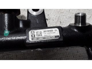 Топливная рампа 9681909680   Ford Kuga II 2.0  для двигателя UFMA