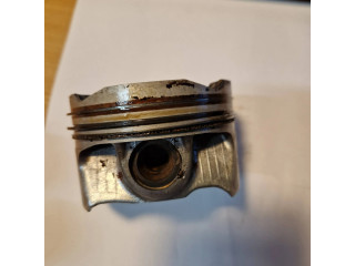 Píst 8637807   BMW 3 F30 F35 F31  pro benzínový motor 3.0 b58d30 b58d30