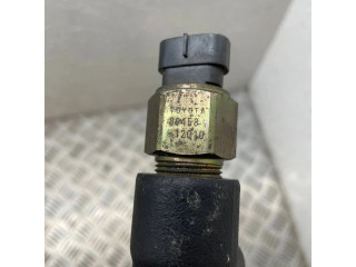 Vstřikovací lišta 8945812010   Toyota Avensis T220  pro naftový motor 2.0  