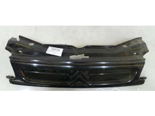 Передняя решётка Citroen Berlingo 1996-2002 года 01300101      