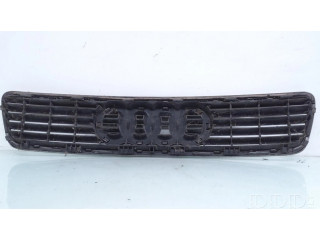 Верхняя решётка Audi A4 S4 B5 8D 1994-1999 года 8D0853651E      