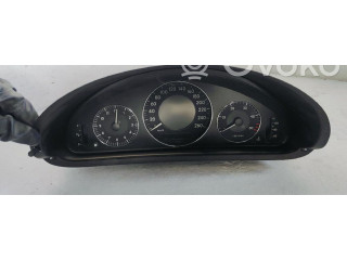 Přístrojová deska  Mercedes-Benz CLK A209 C209 2005 A2095407111  