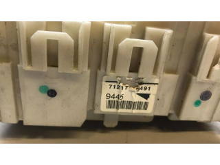Блок предохранителей 8273047290, 8a121296   Toyota Prius (XW20)    