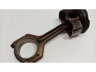 Píst 7624408, 11247624616   BMW 3 F30 F35 F31  pro benzínový motor 2.8 N20 