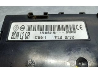  Pojistková skříňka 8201054128, 8201054128   Renault Clio III 2014