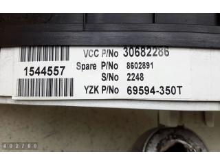 Přístrojová deska  Volvo XC90 2005 30682286  