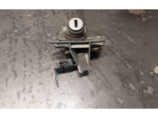 Замок багажника 8D5827573    Audi A4 S4 B5 8D 1994 - 1999 года