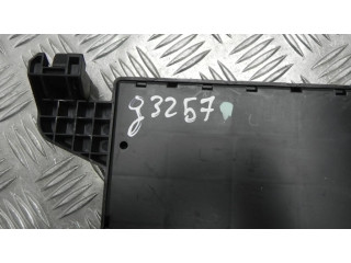 Pojistková skříňka Комфортный модуль 13302300, G3257   Vauxhall Astra J 2012