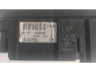 Блок предохранителей  13144708, 00008655   Opel Vectra C    