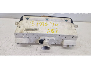 Přístrojová deska  Volkswagen PASSAT B3 1993 81117621  