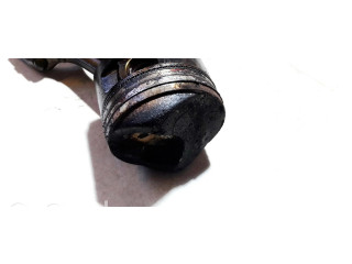 Píst    Mitsubishi Carisma  pro benzínový motor 1.8  