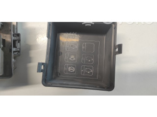   Pojistková skříňka MR482591, 0120DS   Mitsubishi Pajero 2005
