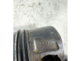 Píst 8340E   Mercedes-Benz ML W164    642.940 