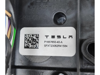 Блок комфорта 165765040A   Tesla Model Y   