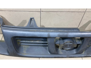 Передняя решётка Nissan Navara D22 1997-2004 года 623102S4, 623102S400      