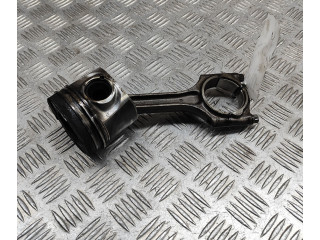 Píst 31339777, 31401216   Volvo V60     