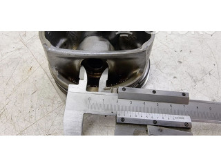  Поршень M 272.967 2730300620, 2730300820  Mercedes-Benz R W251  