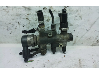 Топливная рампа 057130763H   Audi A8 S8 D3 4E  