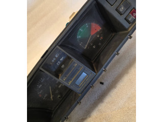 Přístrojová deska  Volkswagen Transporter - Caravelle T3 1988 88471313  